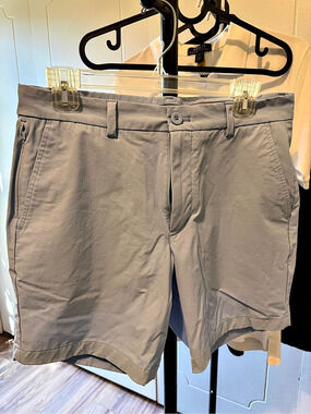 OTG On-The-Go Shorts Flat Front Shorts Gray Waist 30